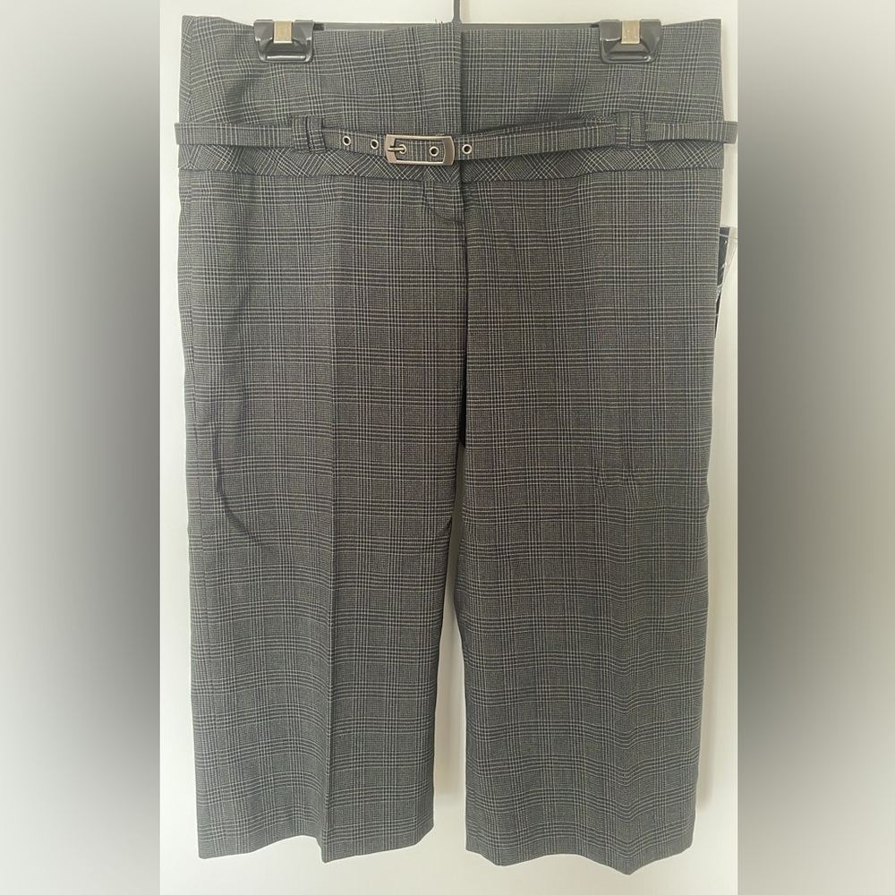 Women's Gray Checkered Cropped Pants